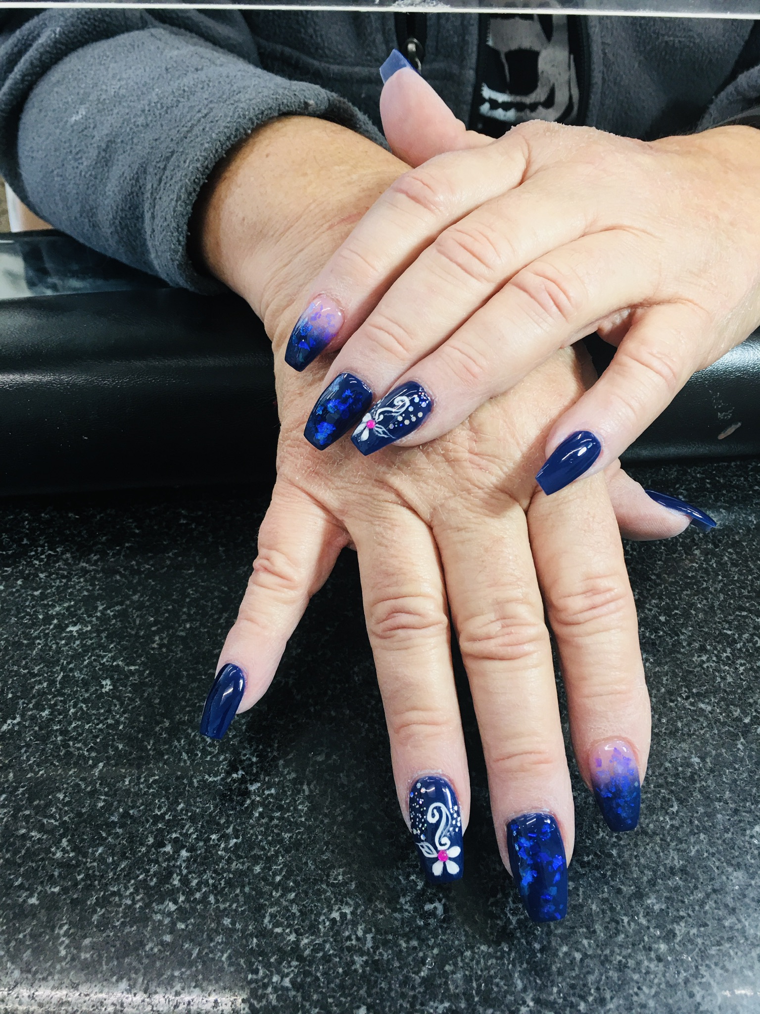 Glamour Nails & Spa nail photo 2